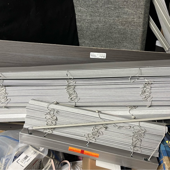 3dayBlinds Faux wooden window shutters, must live in Las Vegas for pick-up - Picture 9 of 12